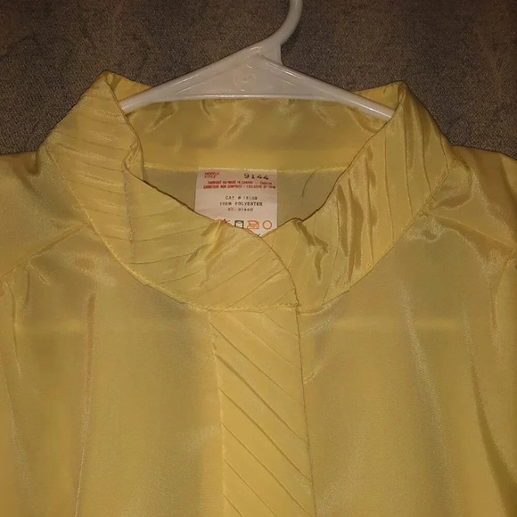 Women's Yellow Pleated Trim Blouse Size 40 - Picture 7 of 9